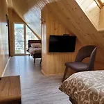 ніка Aparthotel