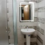 ніка 3*